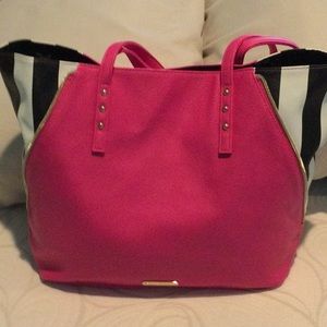 Final Sale! Just reduced Juicy tote bag in great condition